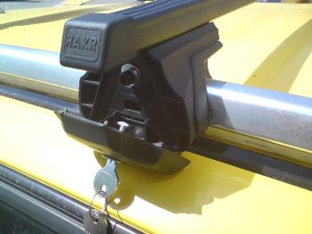 Střešní nosič HAKR 0013/0021 – FE tyč pro MITSUBISHI Pajero Strešný nosič HAKR HV0013